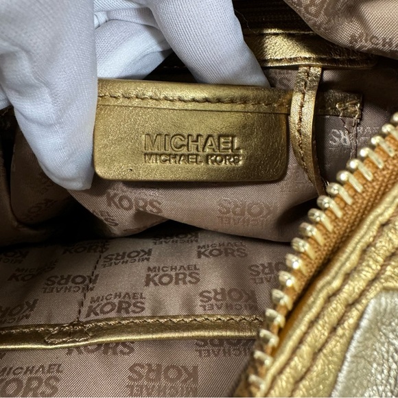 🤎PRICE NOW FIRM NWOT METALLIC LEATHER HOBO - Picture 13 of 13